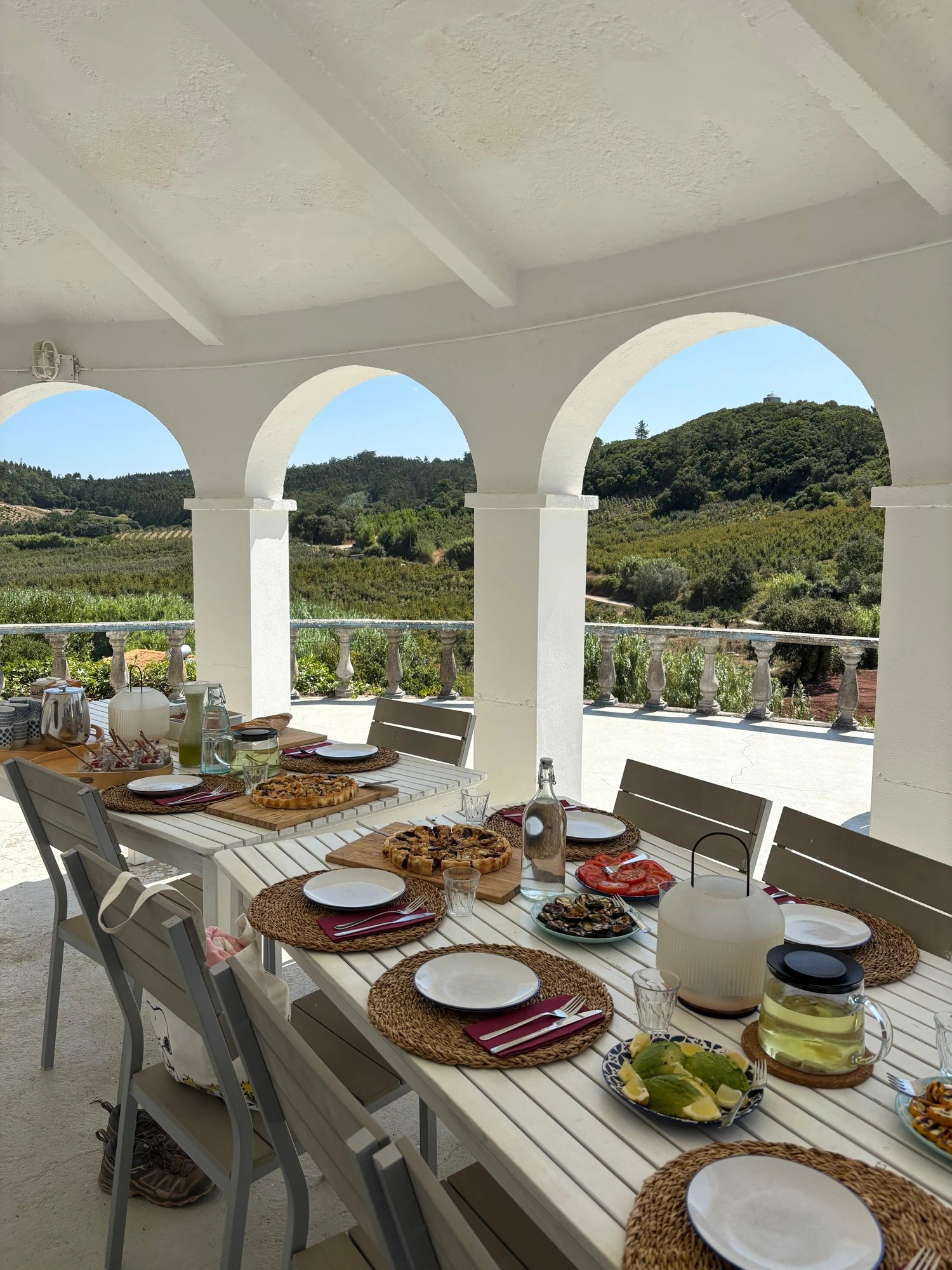 Brunch & Yoga table set on a terrace